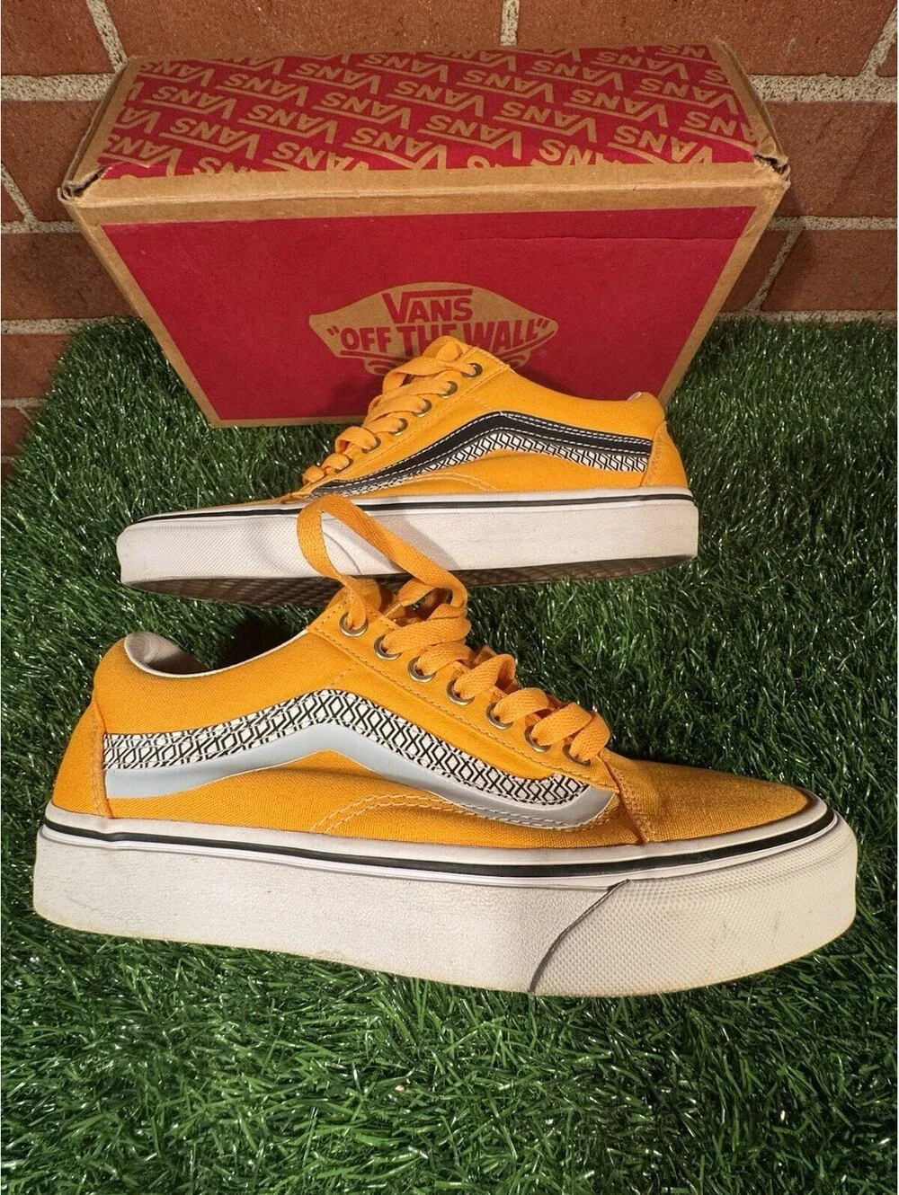 Size 8 - Vans Old Skool Wave - VN0A3WKT4S3
